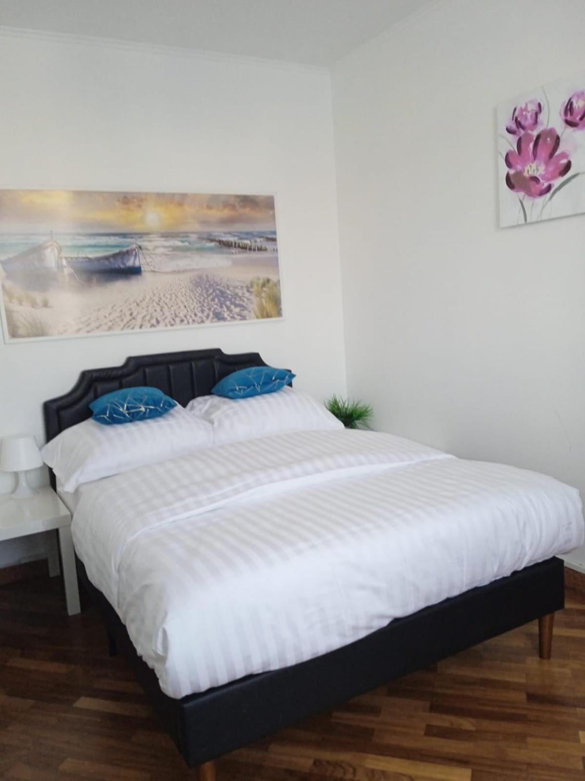 3-Bedroom Apt In Town Square วรอตซวาฟ ภายนอก รูปภาพ