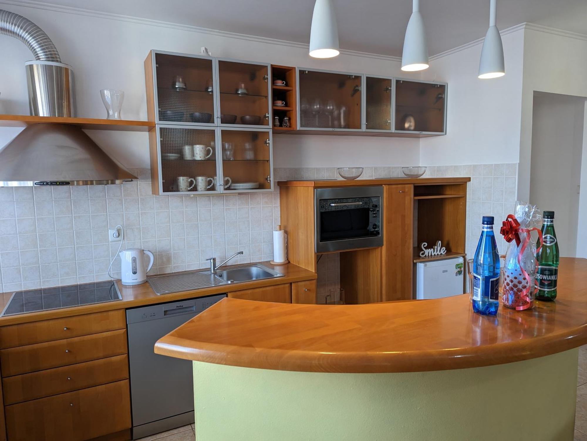 3-Bedroom Apt In Town Square วรอตซวาฟ ภายนอก รูปภาพ