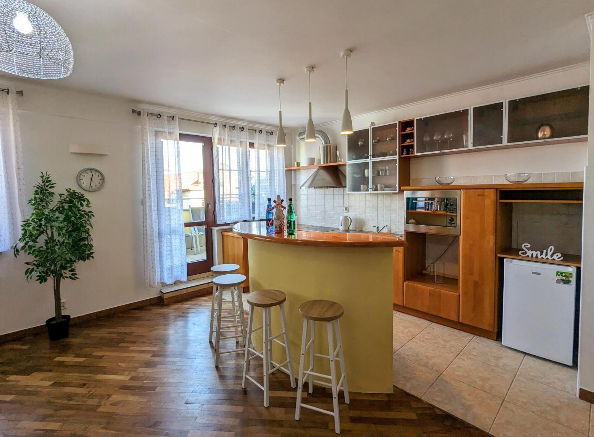 3-Bedroom Apt In Town Square วรอตซวาฟ ภายนอก รูปภาพ